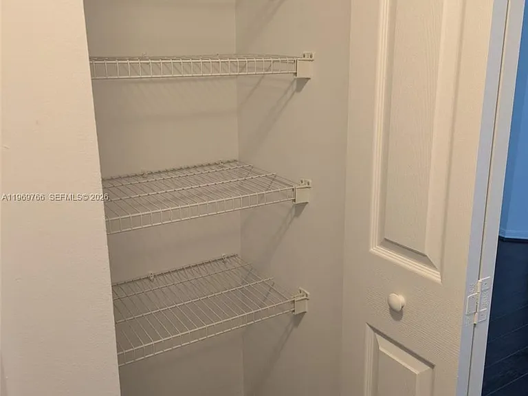 6831 SW 44th St #302 — Photo 18