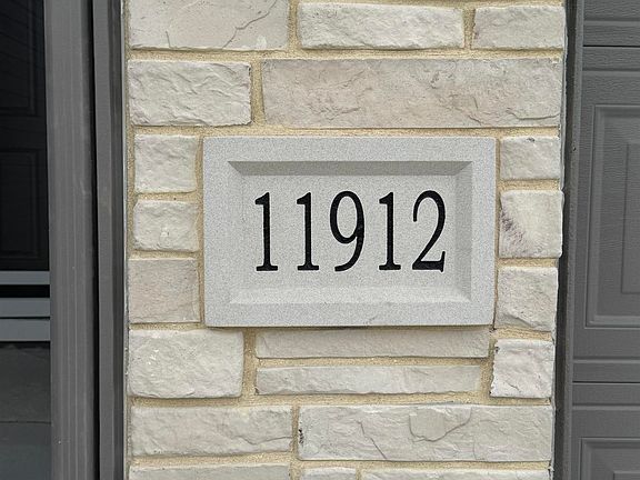 3rd image of 11912 S 113th St