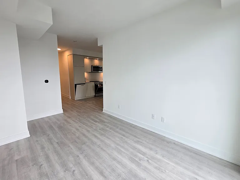 60 Central Park Dr #2110 — Photo 6