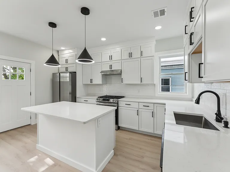 47 Brackett St #3 — Photo 2