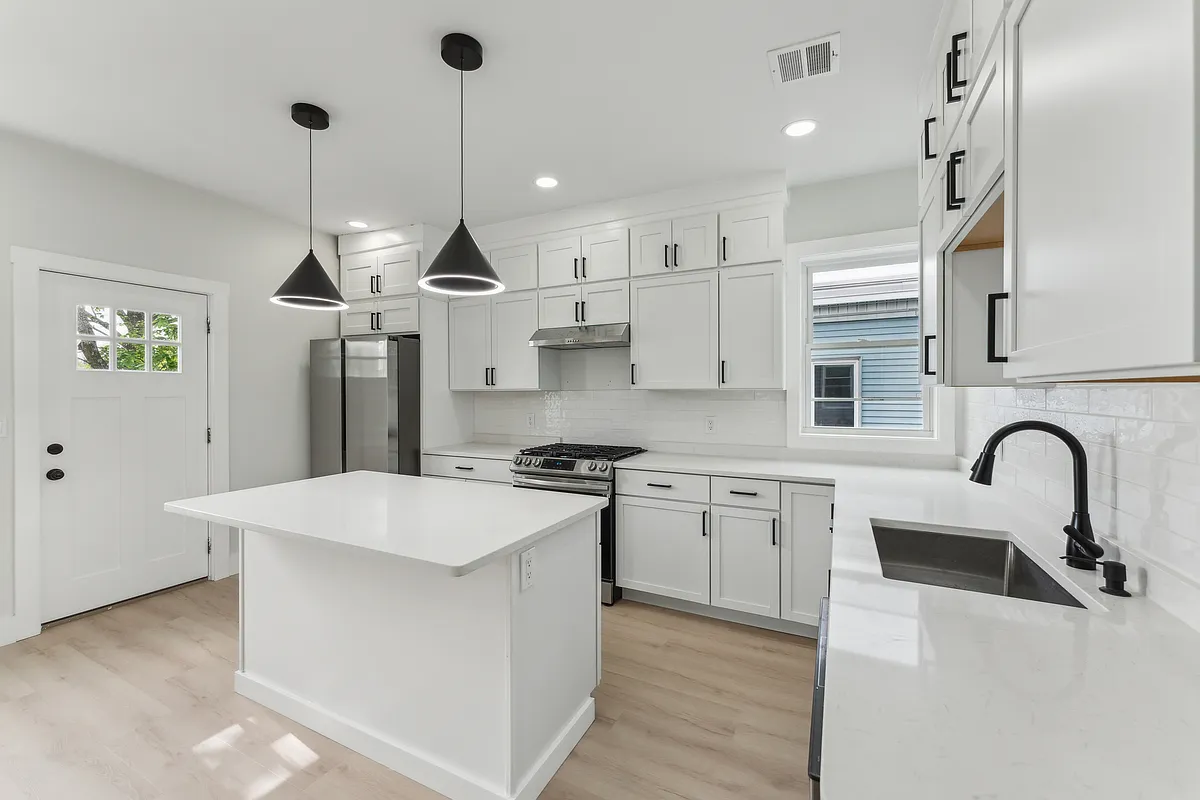 Building Photo - 47 Brackett St #3