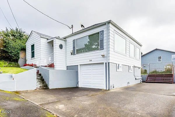 1740 NE 16th St photo 1