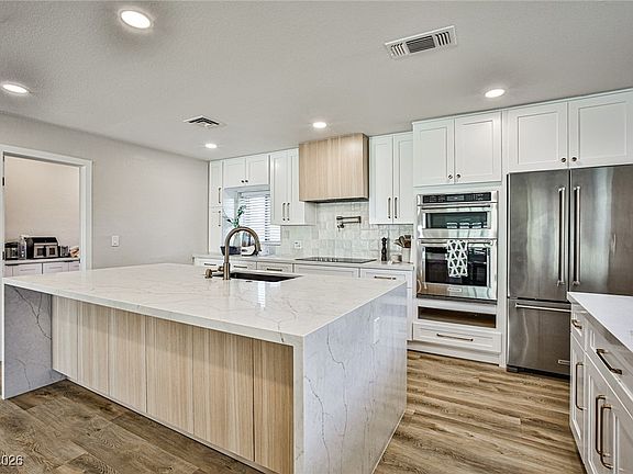 3rd image of 9340 W Washburn Rd