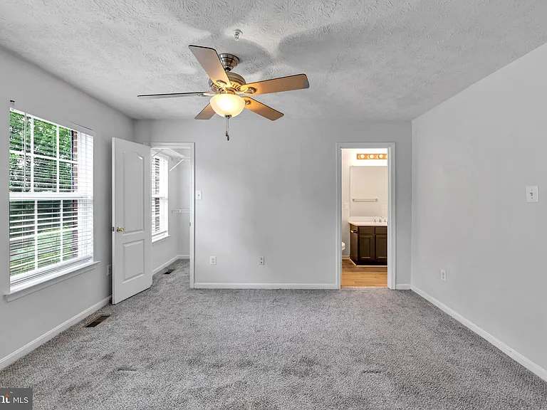 2406 Lemontree Ln — Photo 26