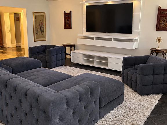 5th image of 2060 NE 55TH Street