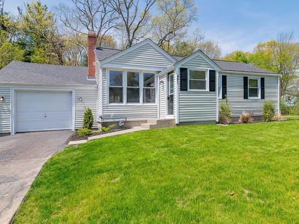 481 Pond St, Rockland, MA 02370