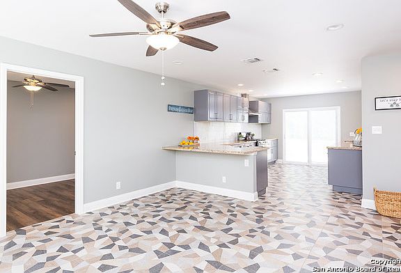 3rd image of 4907 Melvin Dr