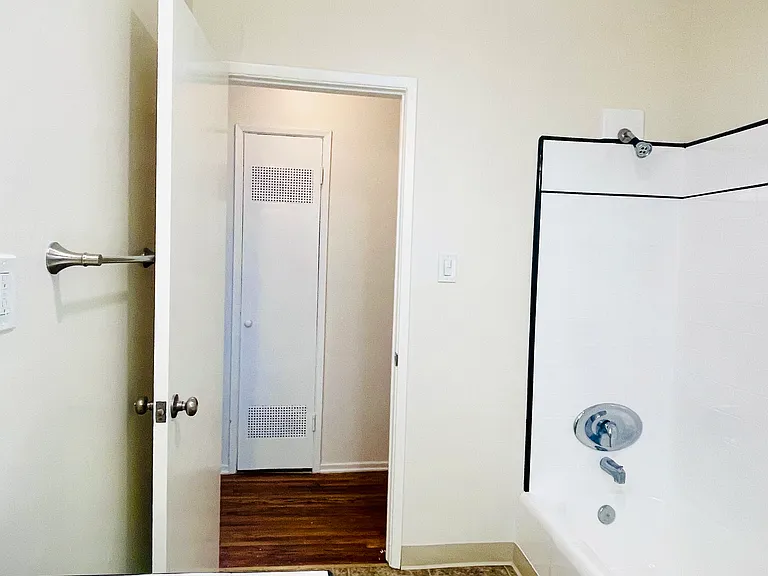 846 Palm Ave #3 — Photo 7