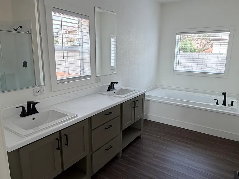 470 E Jessop Ave — Photo 4