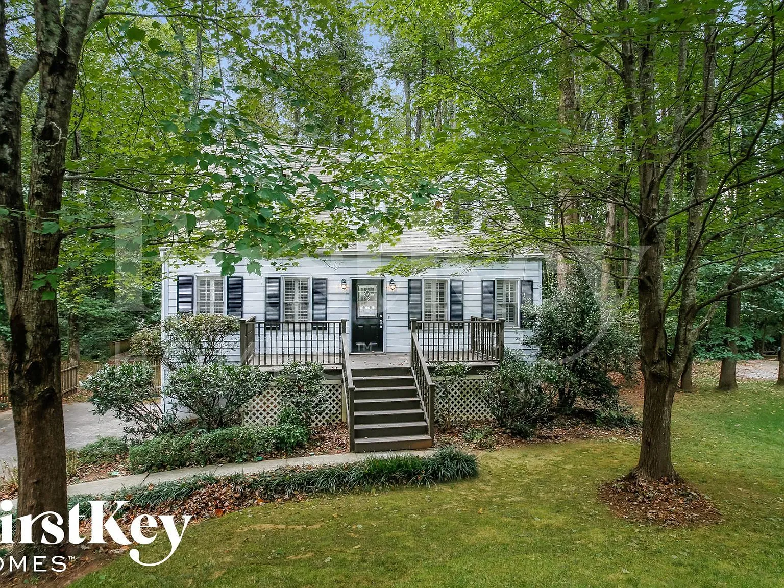 3 bed, 3.5 bath, 2210 sqft, $2,040 — Photo 1