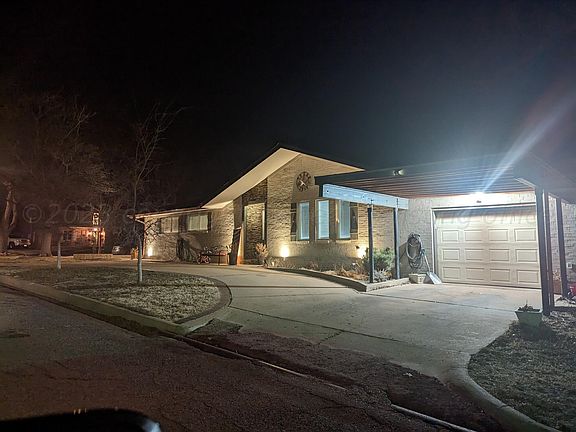 4th image of 1100 Christine St