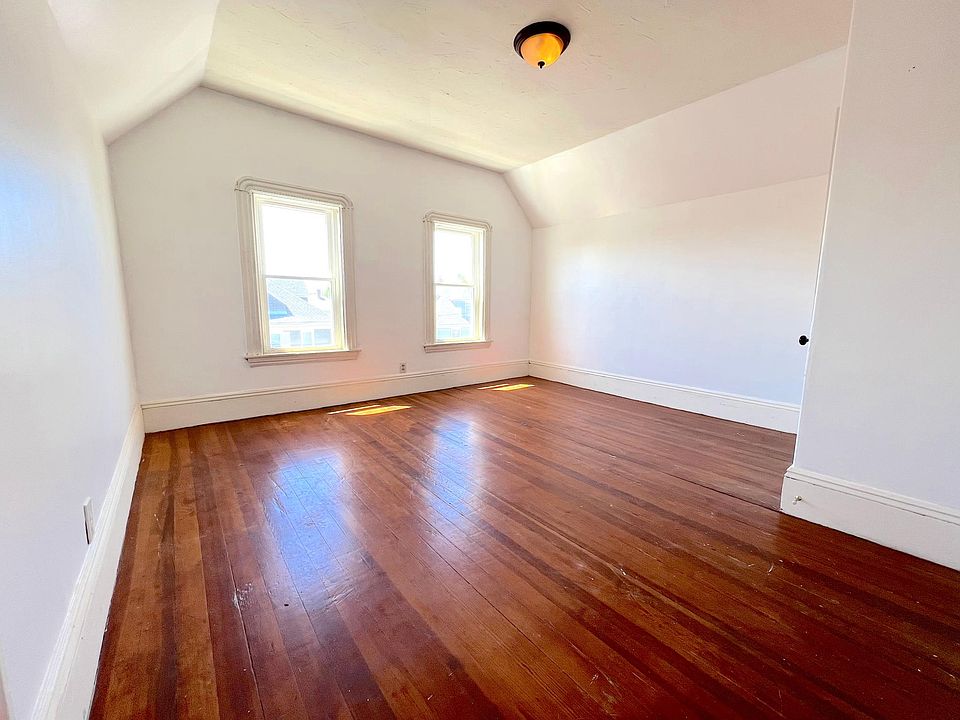 1st image of 40 Vassall St #3