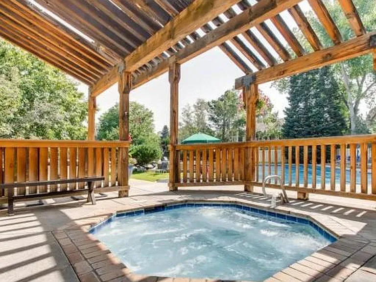 4823 White Rock Cir #E — Photo 25