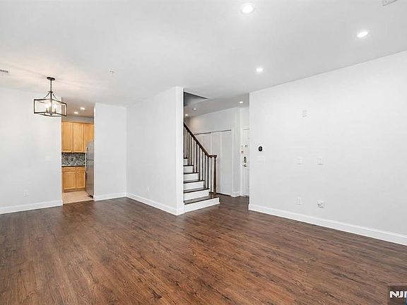 5th image of 200 Dey St Unit 244