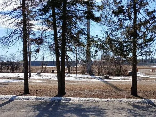 839 Hilltop Dr NE, Hutchinson, MN 55350