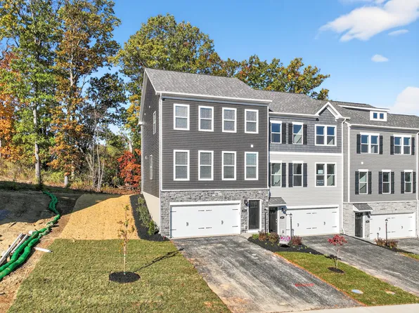 696 Olivia St, Pittsburgh, PA 15205