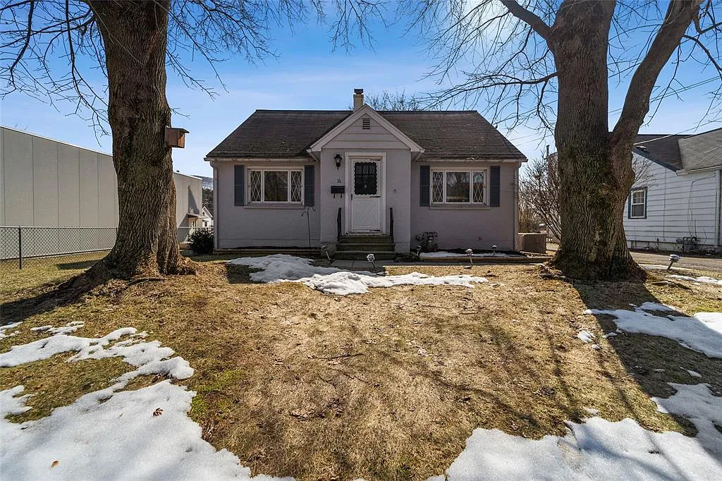 36 Alida Ave photo 1