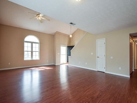 5th image of 1499 Glenn Abbey Dr