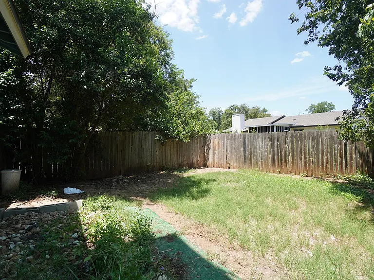 7602 Woodstone Cv #A — Photo 28