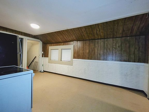 2nd image of 304 N E St #2A