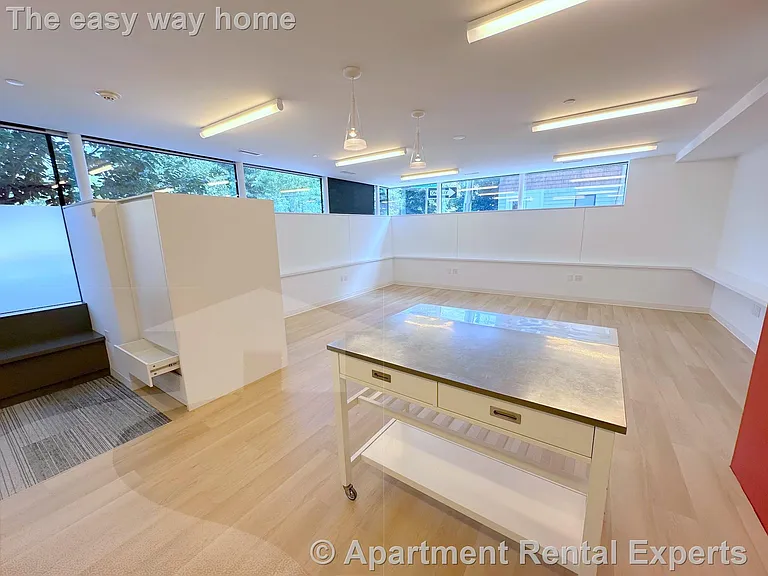 27 Warren St #1 — Photo 7