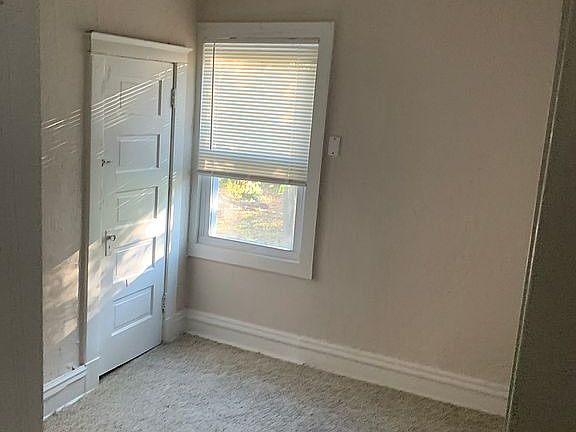 3rd image of 4439 Forest Ave