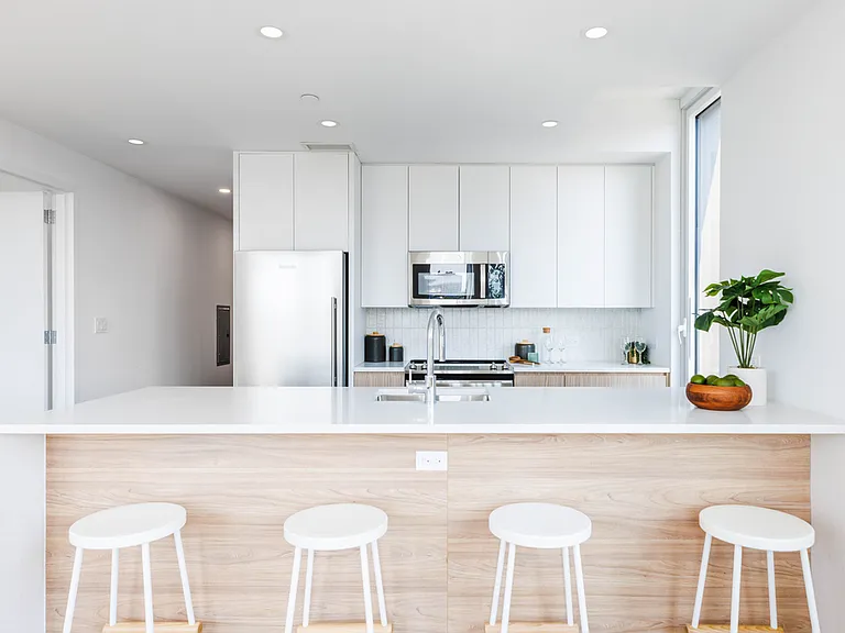 540 Waverly Ave #3B — Photo 7