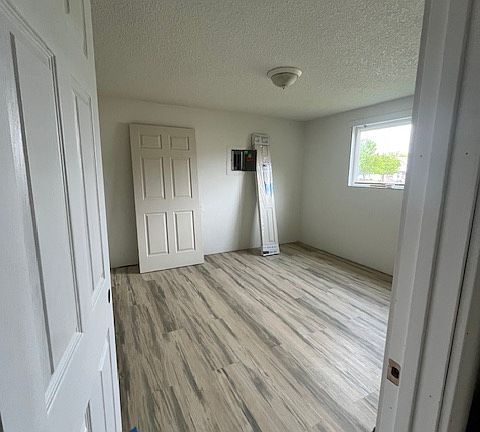 4th image of 540 2nd St #4