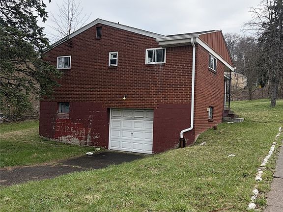 2nd image of 3324 Radcliffe St