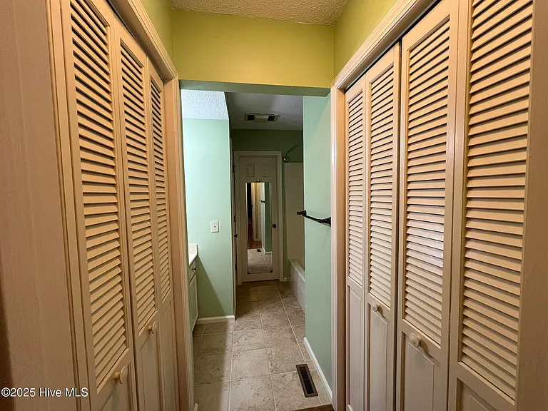 225 E New York Ave — Photo 19