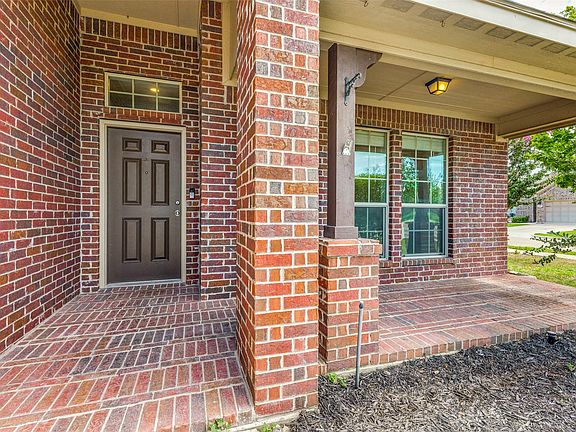 2nd image of 417 Brookhollow Ln
