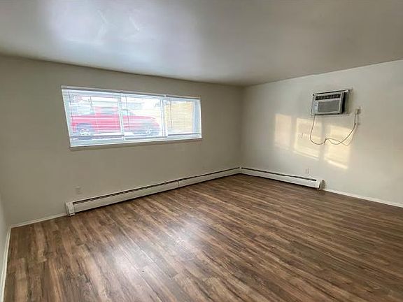 5th image of 927 W Shiawassee St #3
