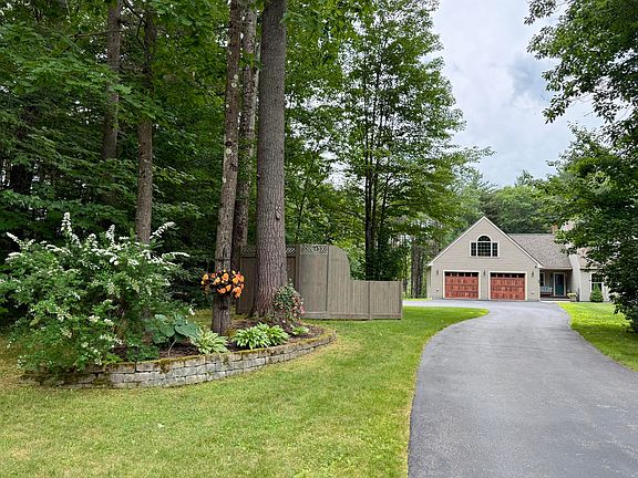 3rd image of 23 Forest Trail Drive