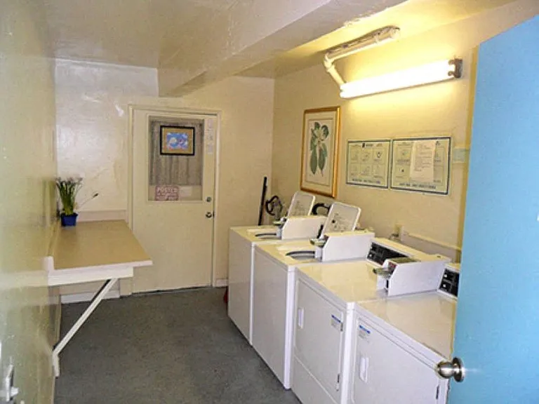 1818 W El Segundo Blvd — Photo 6