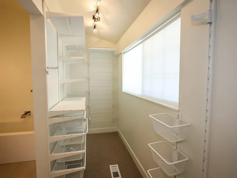 1580 E Sunnyside Ave — Photo 13