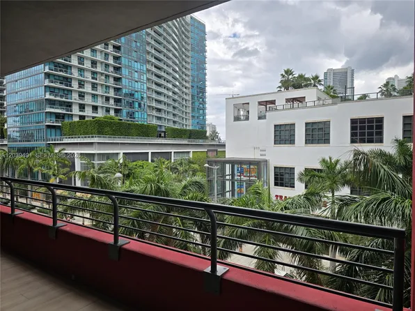 90 NE 32nd St, Miami, FL