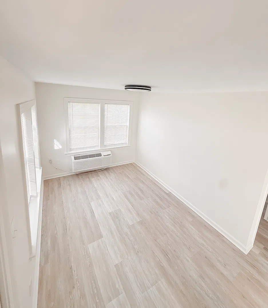 502 General Mouton Avenue — Photo 1