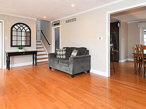 5th image of 712 Ivyland Rd