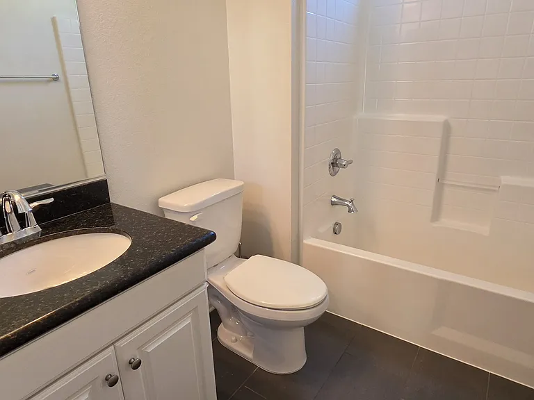 2nd Bedroom / Guest Bath