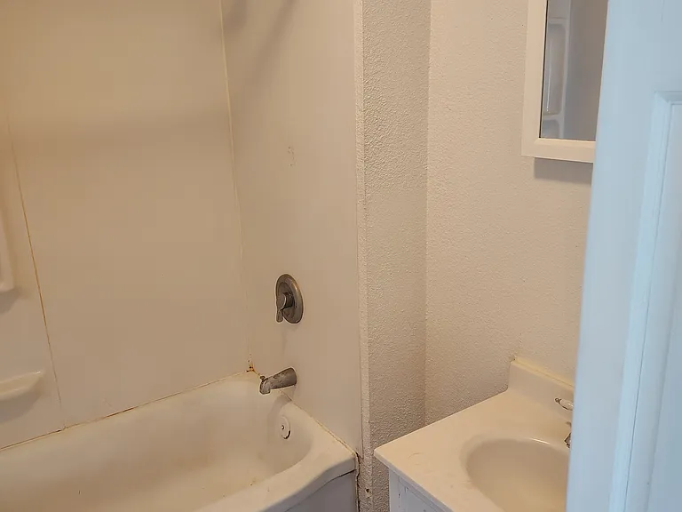 306 Birch Ave #306 — Photo 7