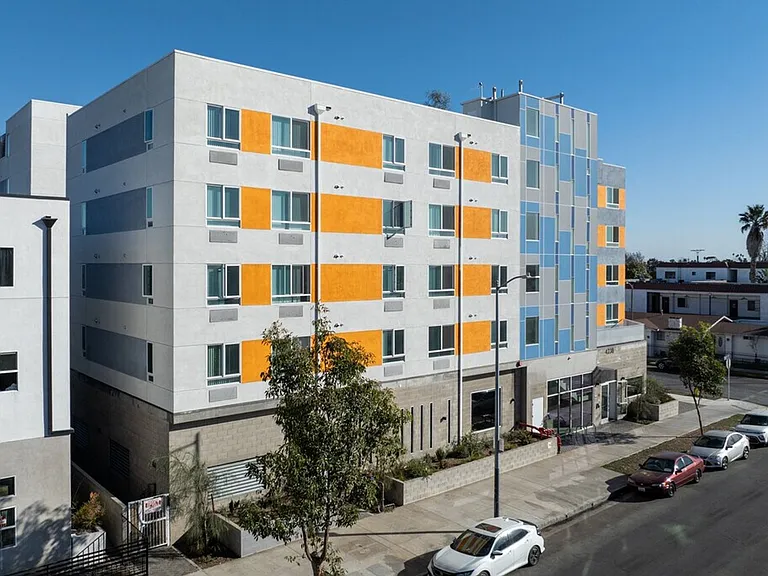 4238 S. Western Ave. — Photo 16