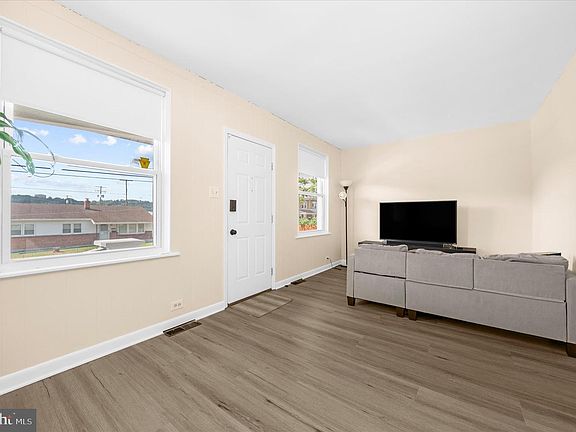 3rd image of 227 Belvedere Ave