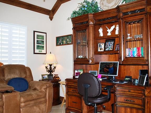 4th image of 816 Barton Springs Dr