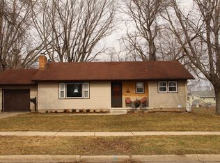 221 Kierstead Ln, Oregon, WI 53575