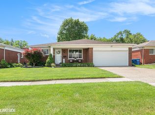 4030 Sudbury Dr, Warren, MI 48092