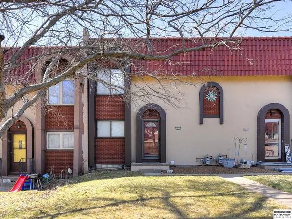 5212 N 105th St, Omaha, NE 68134