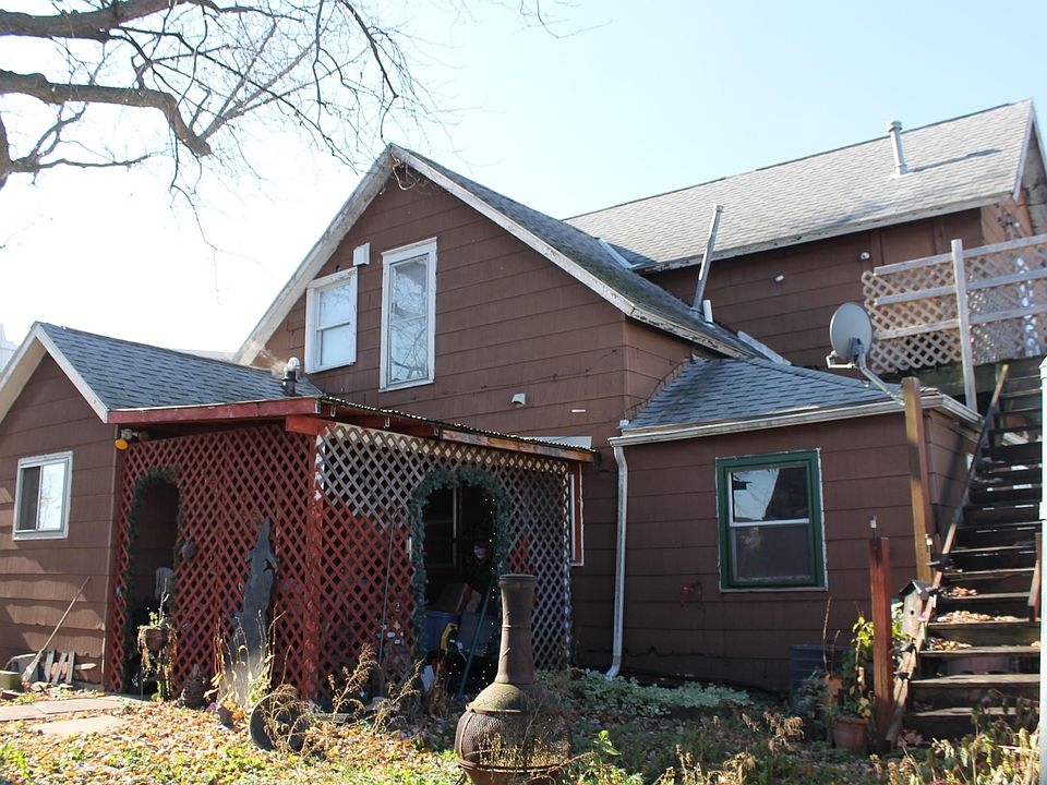 2nd image of 140 N Greenwood St