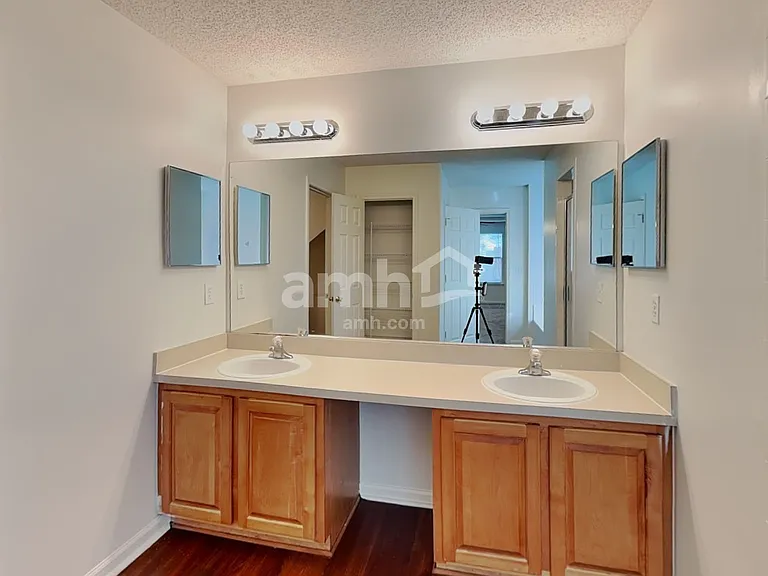 3127 Majestic Oaks Ln — Photo 15