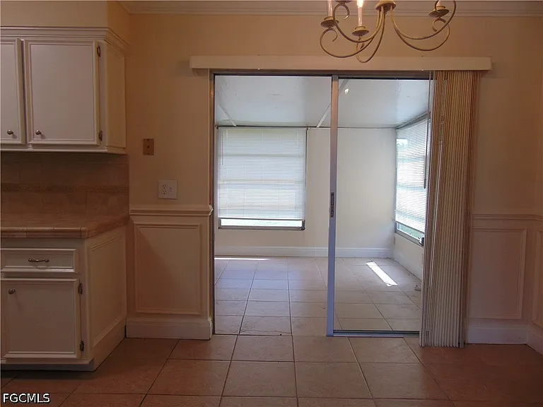 117 Stetson St — Photo 11