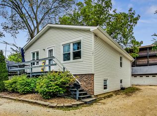 121 Roosevelt Ave, Wauconda, IL